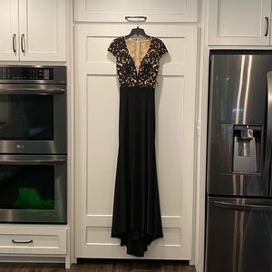 Betsy & Adam Jersey Dress Gown Lace Embroi…